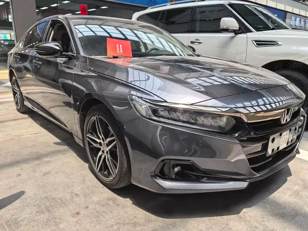 Honda Accord — фото 10
