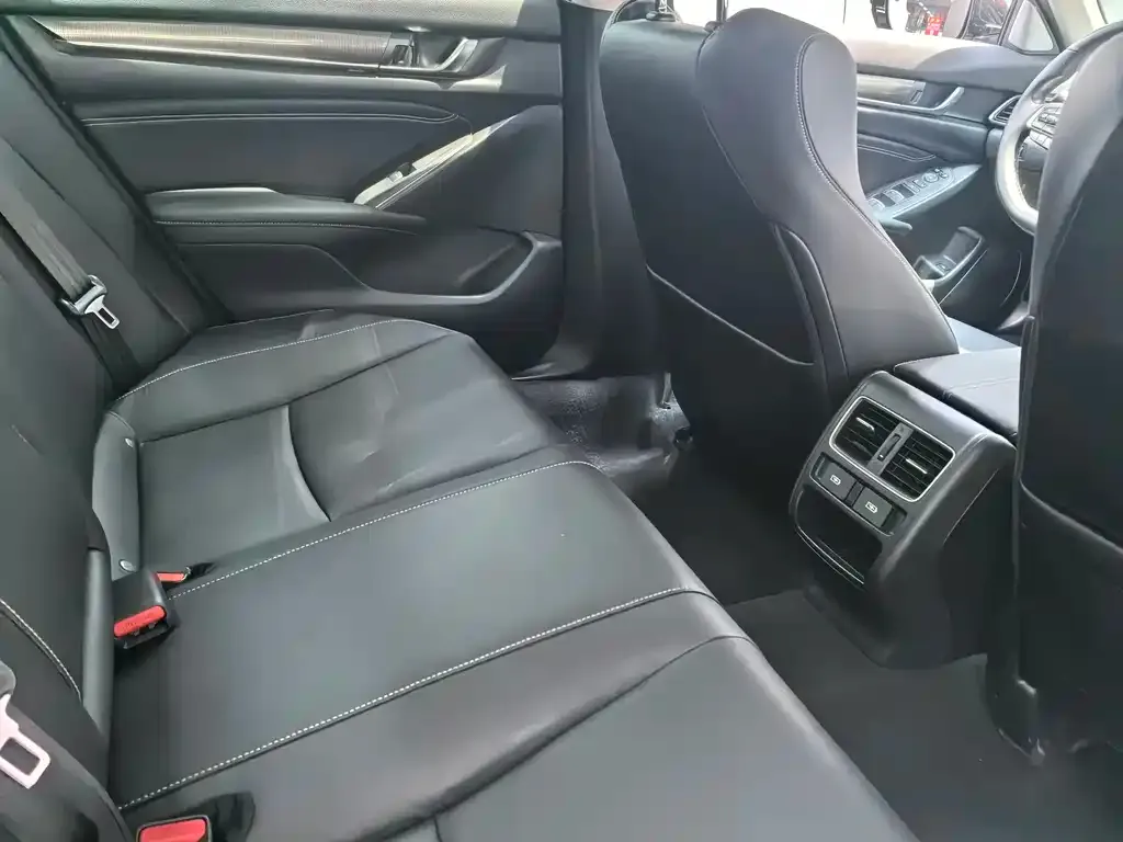 Honda Accord — фото 2