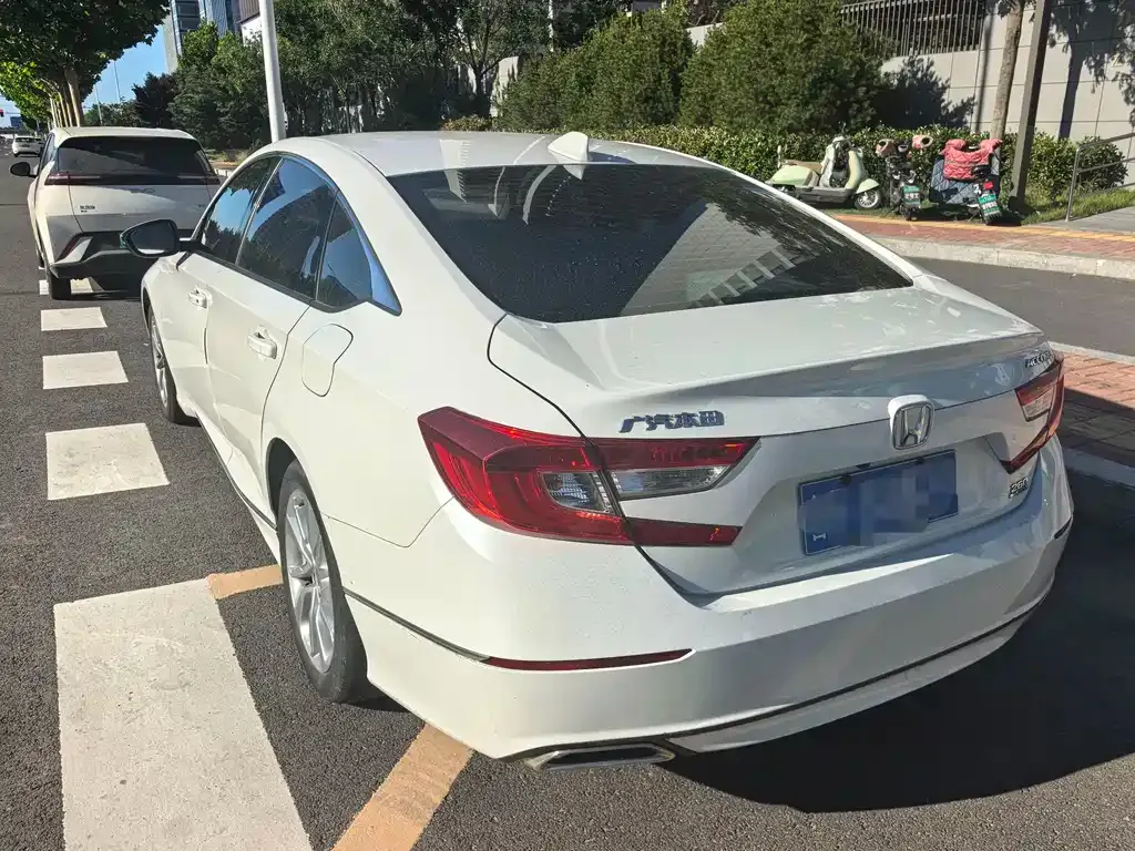 Honda Accord — фото 5
