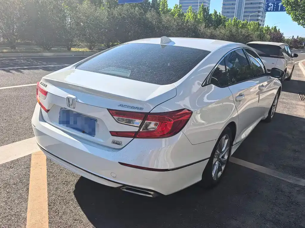 Honda Accord — фото 8