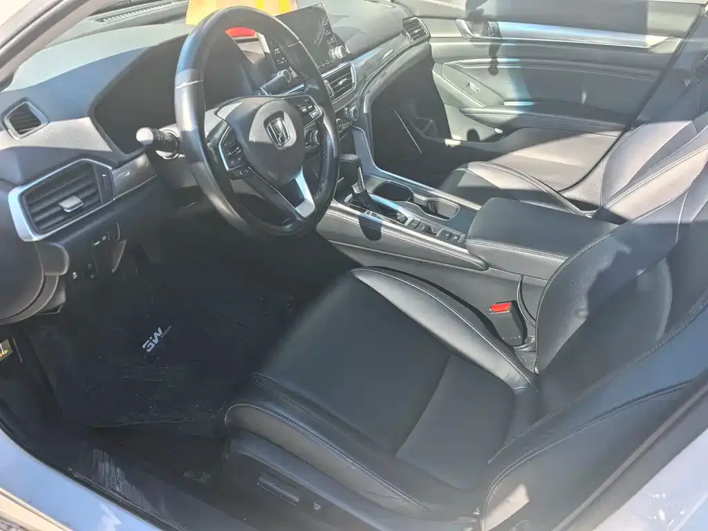 Honda Accord — фото 9