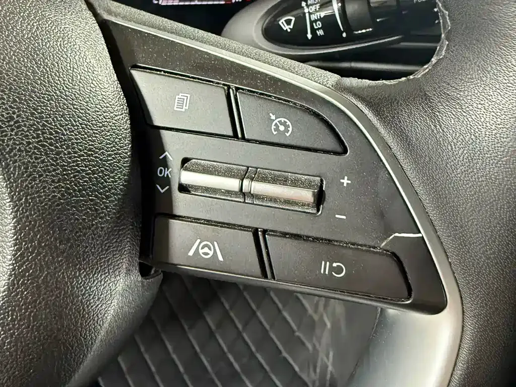 Hyundai Elantra — фото 9