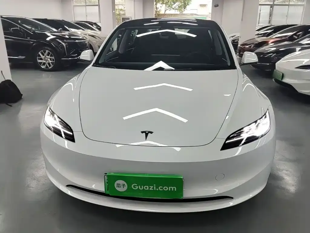 Tesla Model 3 — фото 10