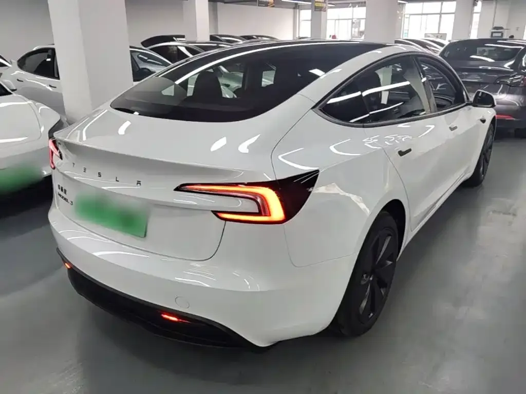 Tesla Model 3 — фото 6
