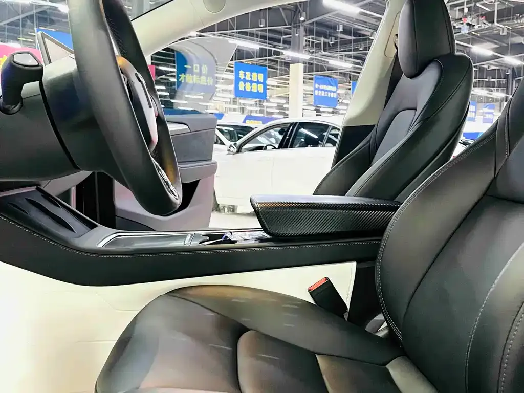 Tesla Model Y — фото 3