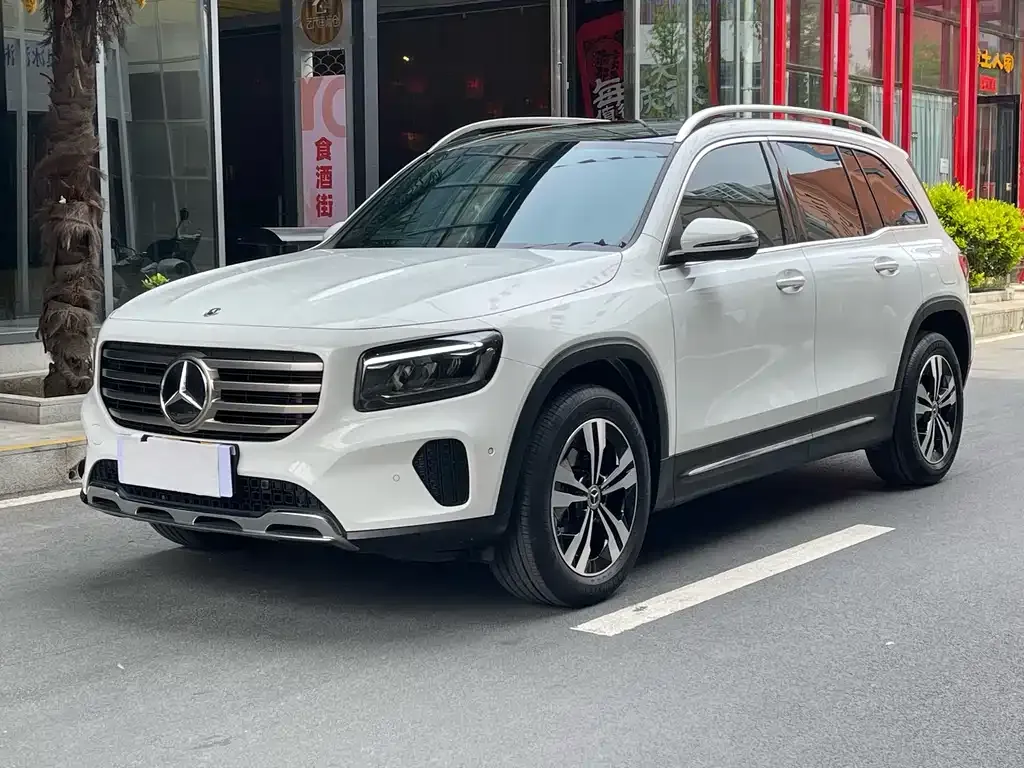 Mercedes-Benz GLB — фото 1