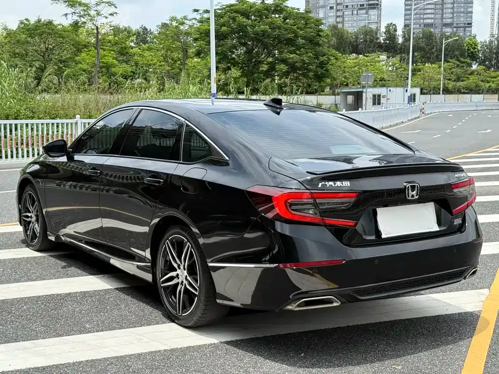Honda Accord — фото 6