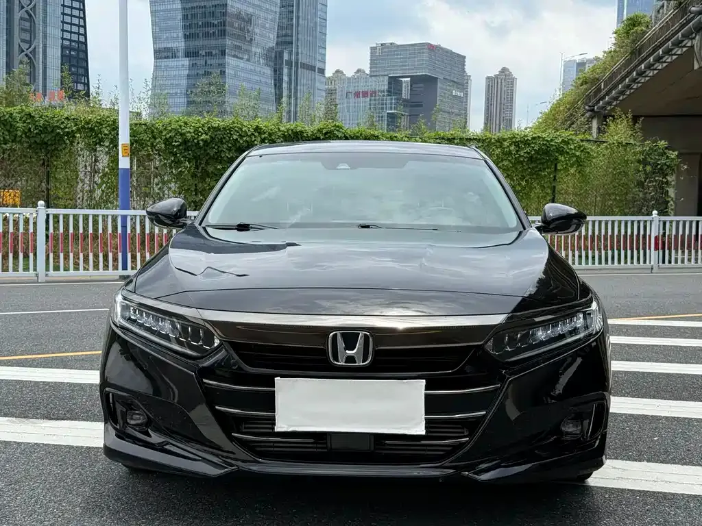 Honda Accord — фото 9