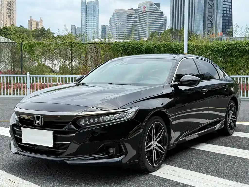 Honda Accord — фото 10