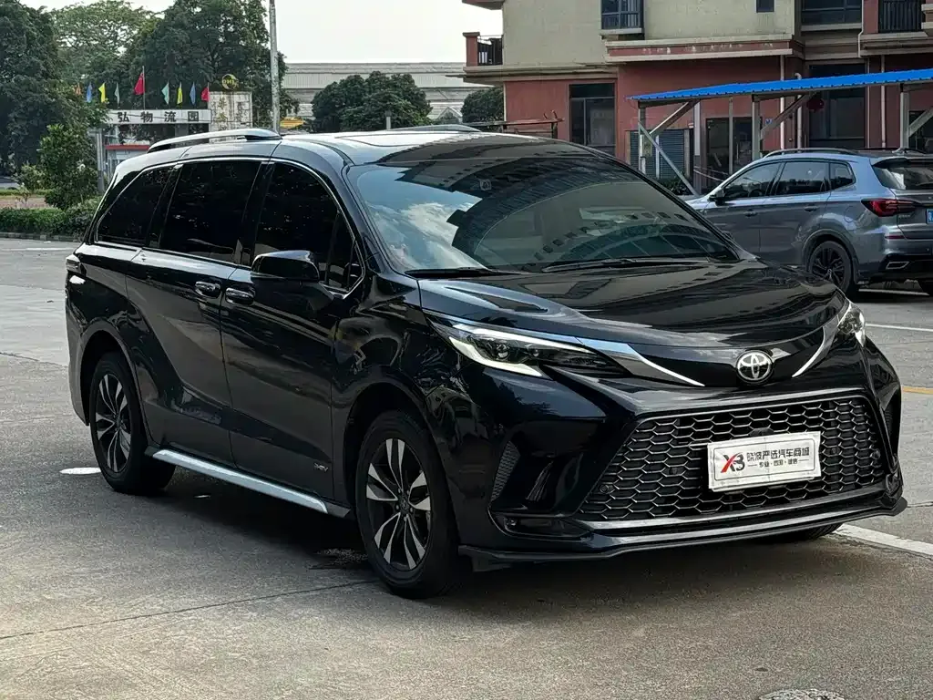 Toyota Granvia — фото 7
