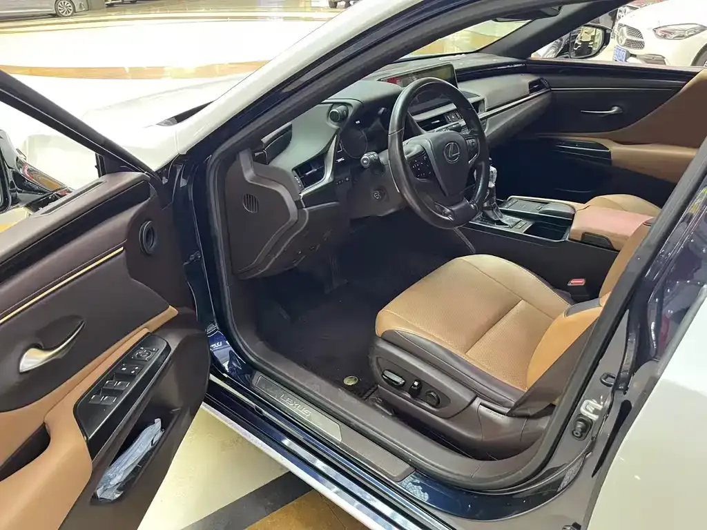 Lexus ES 2021 из CN, фото 8