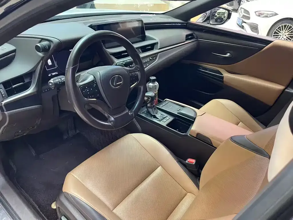Lexus ES 2021 из CN, фото 3