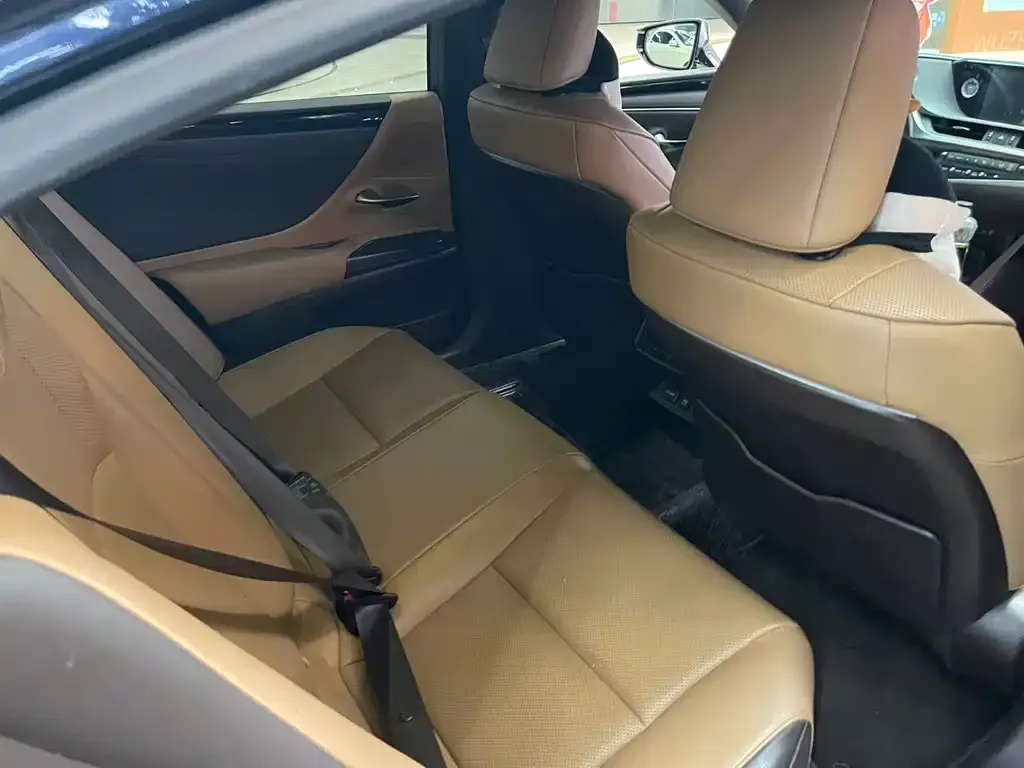 Lexus ES 2021 из CN, фото 2