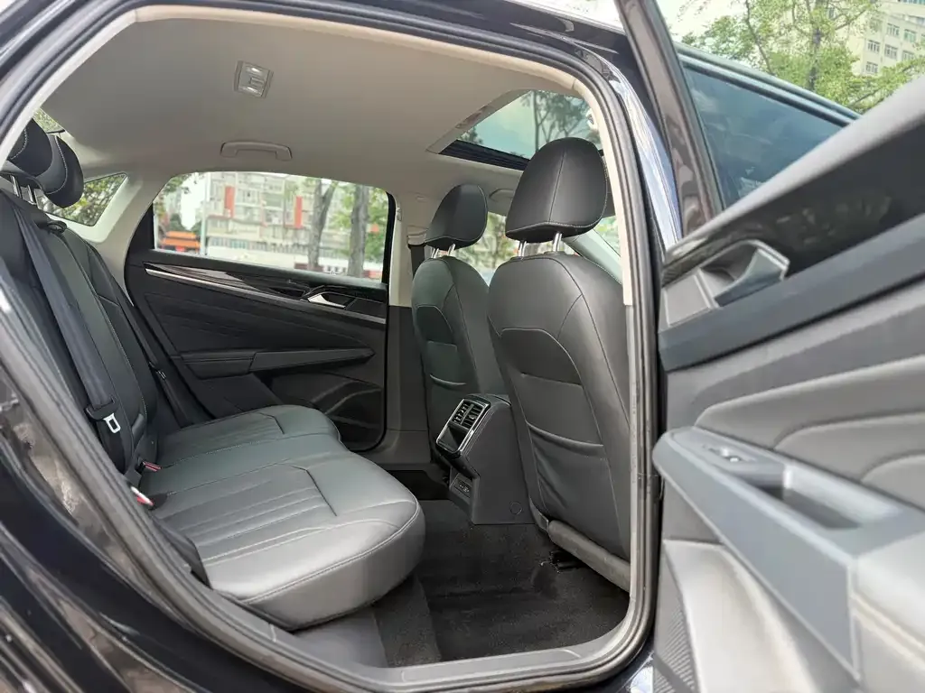 Volkswagen Passat — фото 4