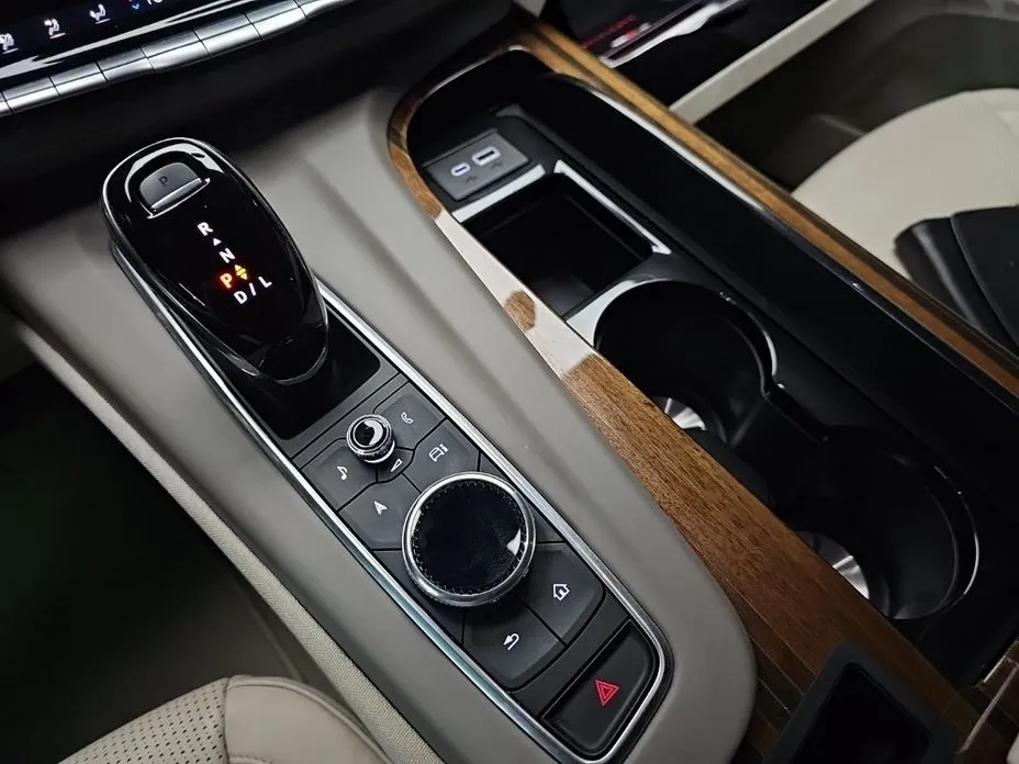 Cadillac Escalade 2021 из KR, фото 10