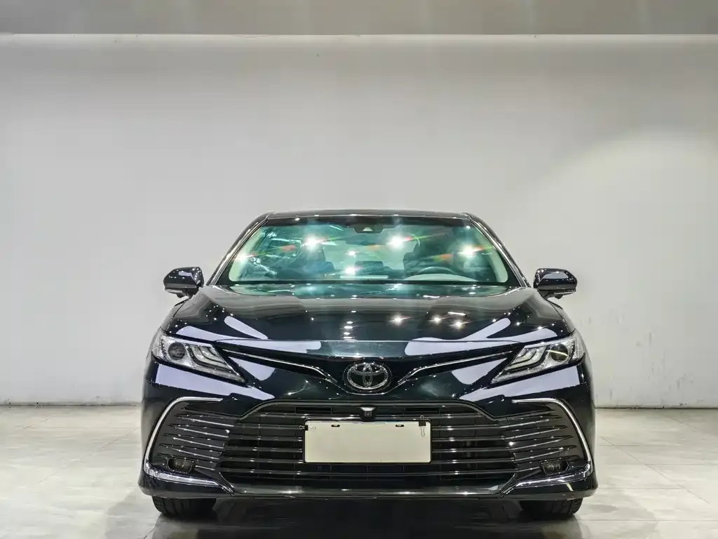 Toyota Camry — фото 10