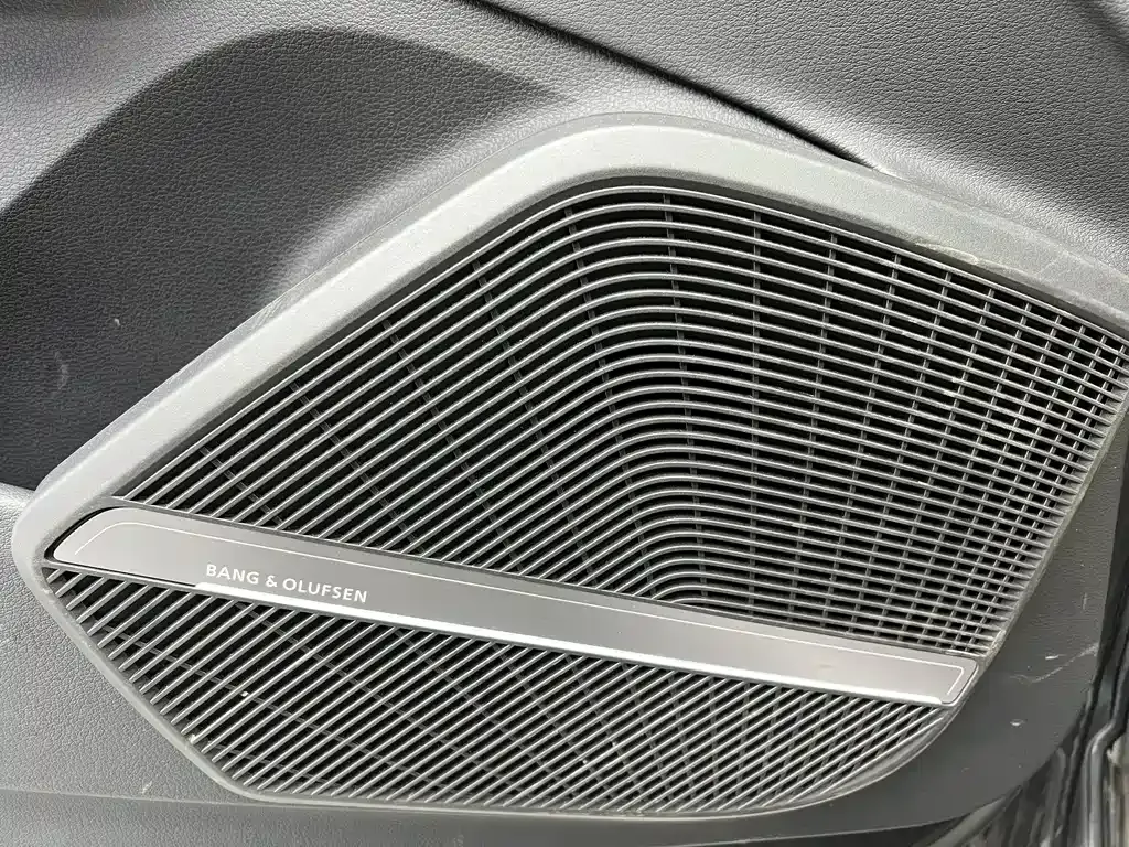 Audi Q5L — фото 10