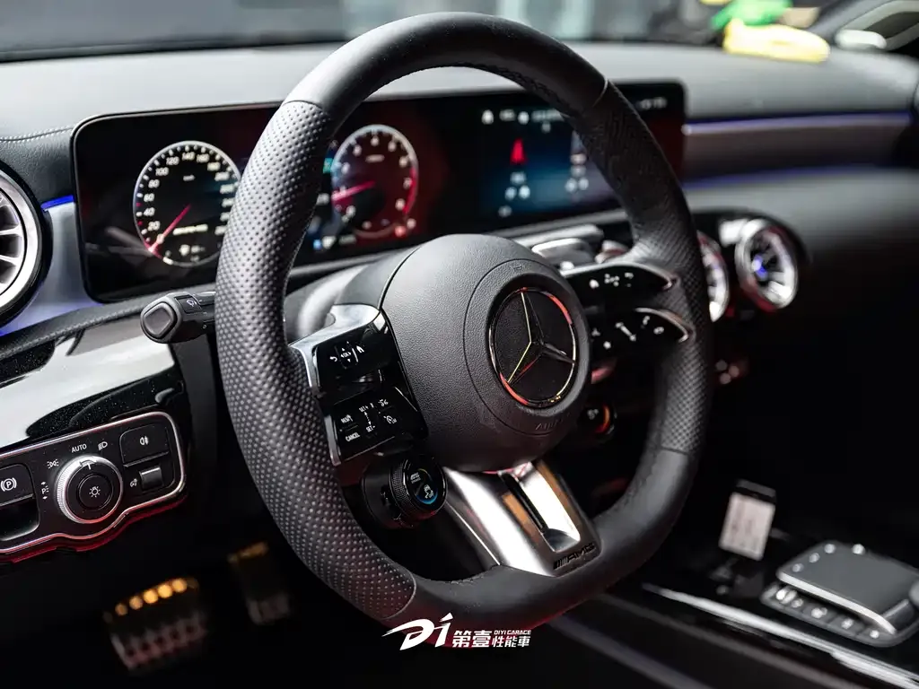 Mercedes-Benz A-Class AMG — фото 4