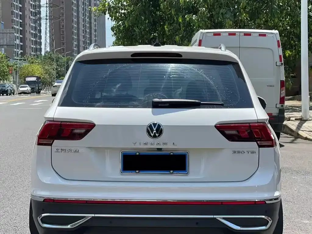 Volkswagen Tiguan L — фото 7