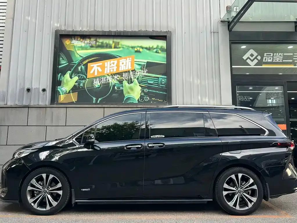 Toyota Granvia — фото 9