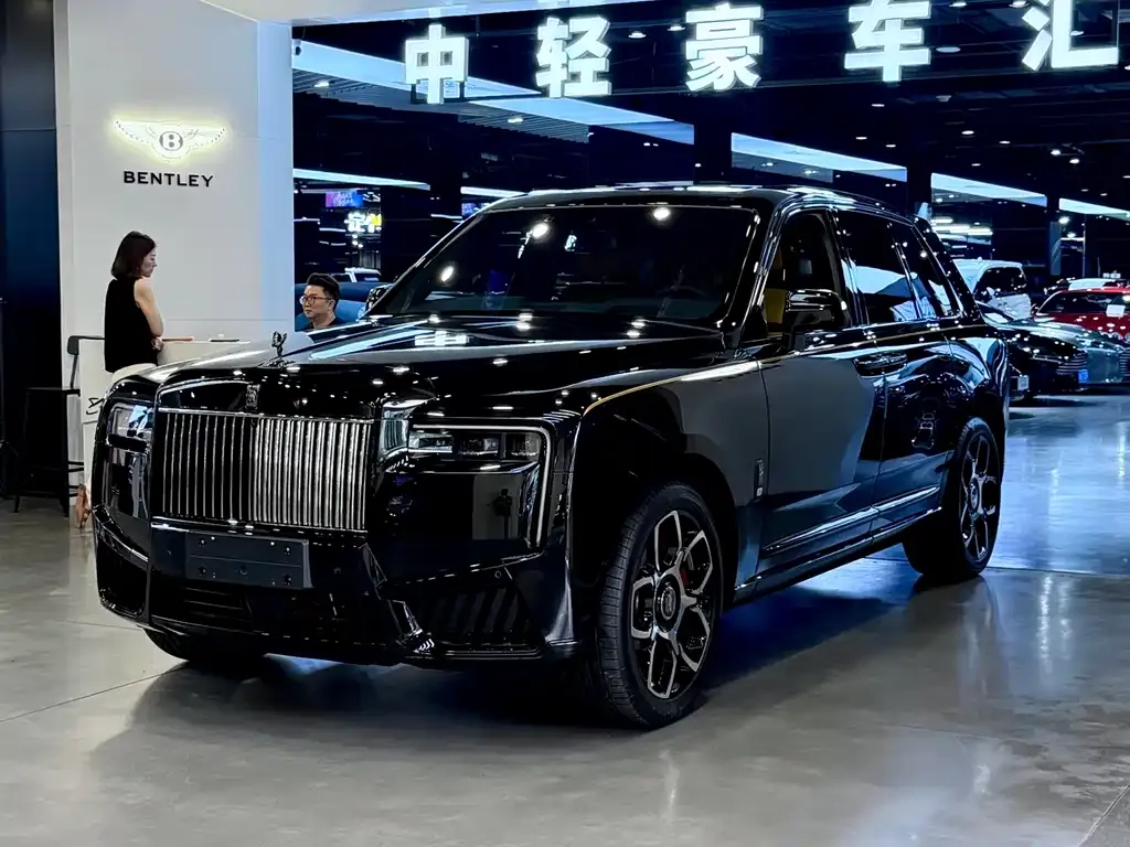 Rolls-Royce Cullinan — фото 1