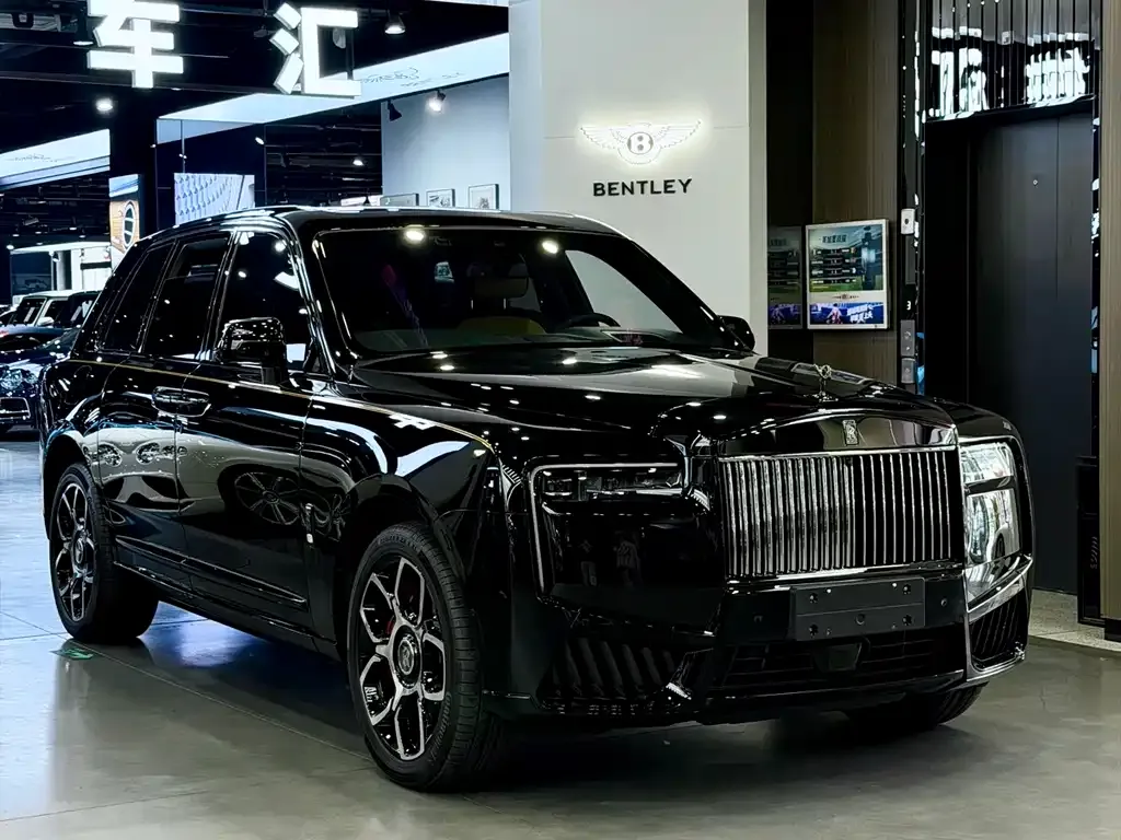Rolls-Royce Cullinan — фото 10