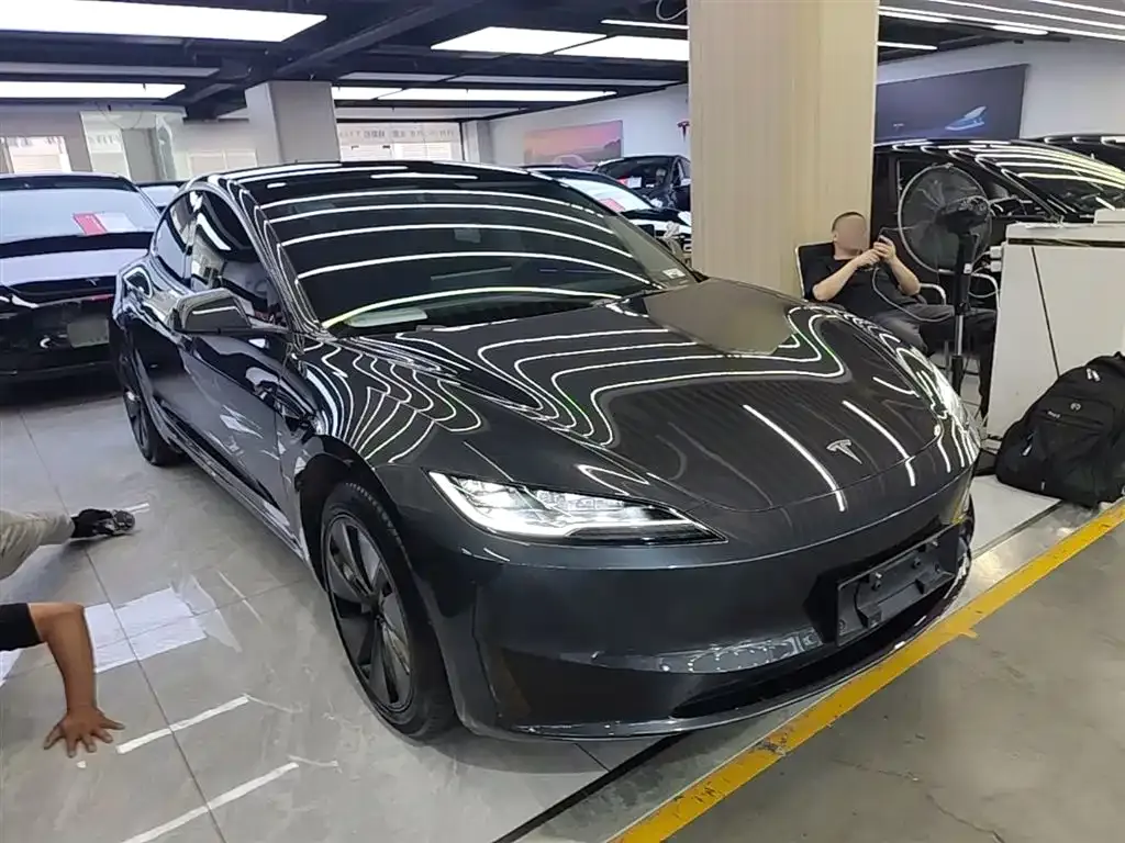 Tesla Model 3 — фото 8