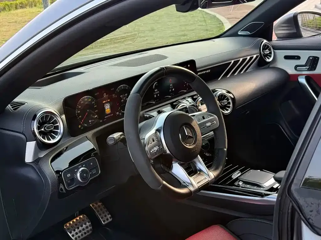 Mercedes-Benz CLA AMG — фото 5