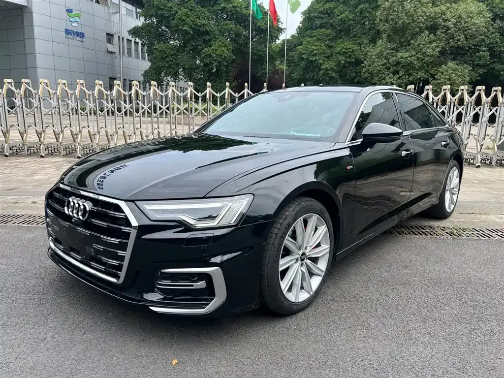 Audi A6L — фото 1