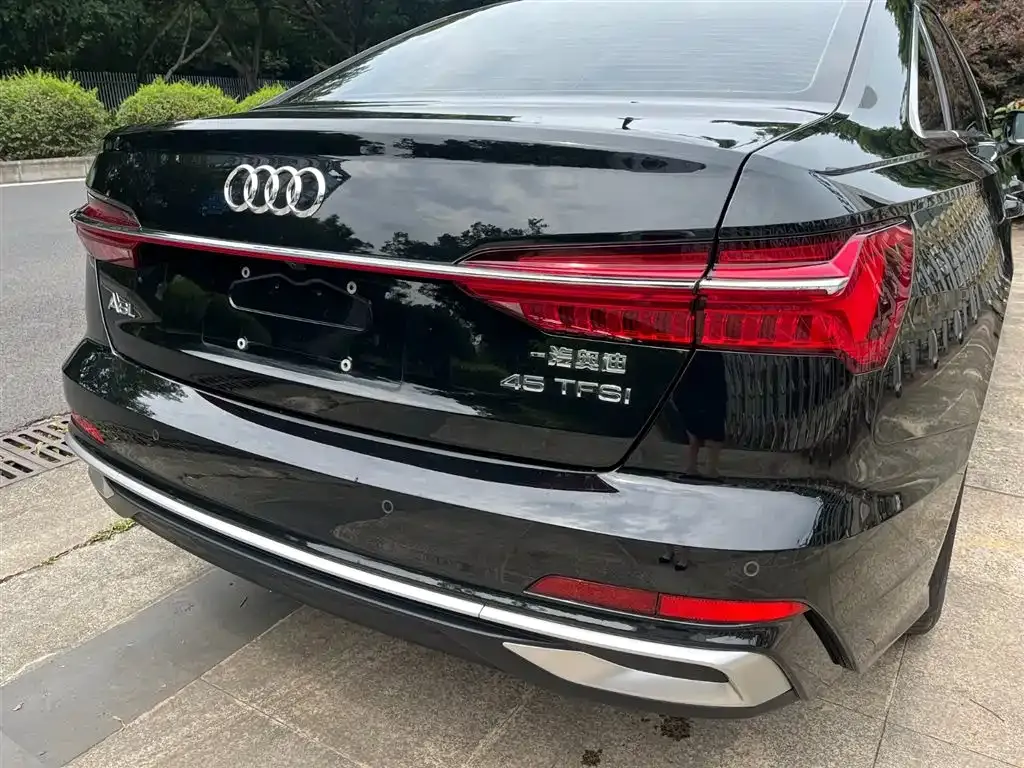 Audi A6L — фото 6