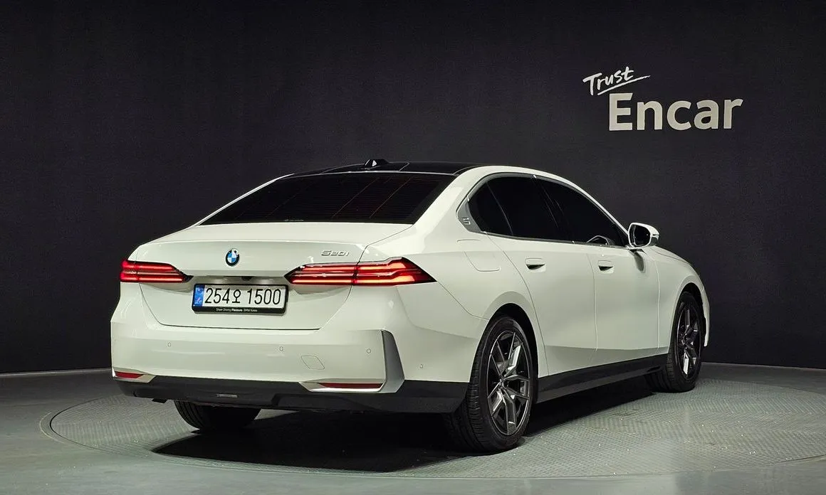BMW 5-Series 2025 из KR, фото 7