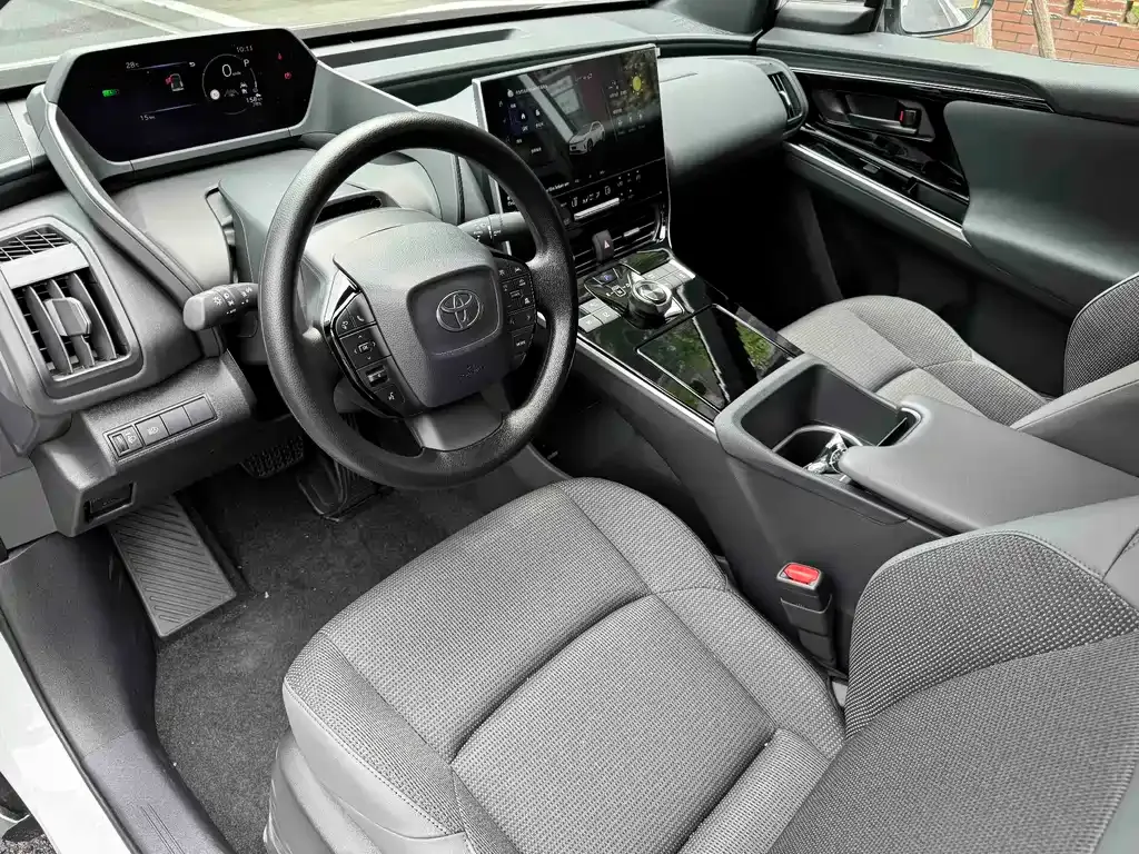 Toyota Platinum 4X 2026 из CN, фото 10