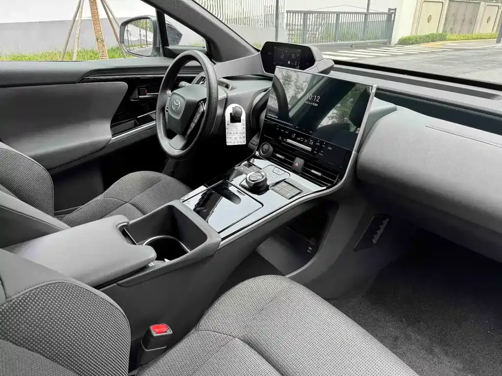 Toyota Platinum 4X 2026 из CN, фото 6