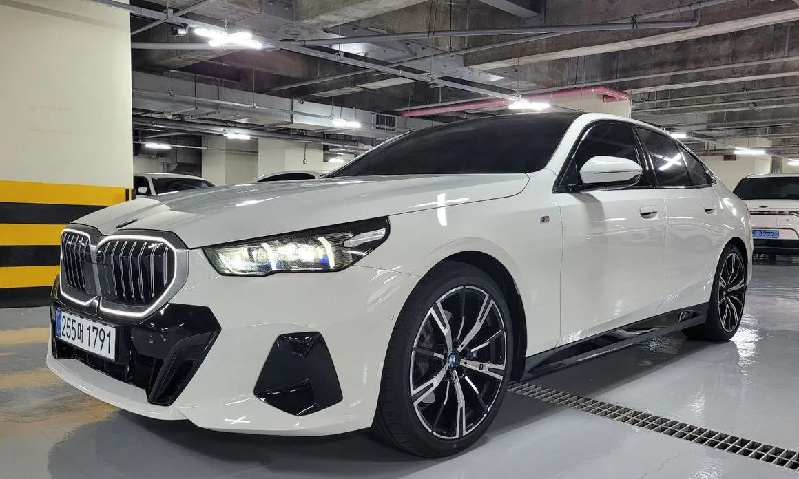 BMW 5-Series 2025 из KR, фото 1