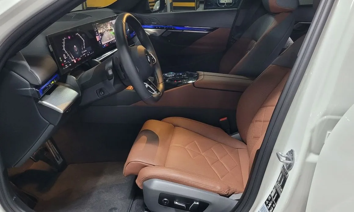 BMW 5-Series 2025 из KR, фото 8