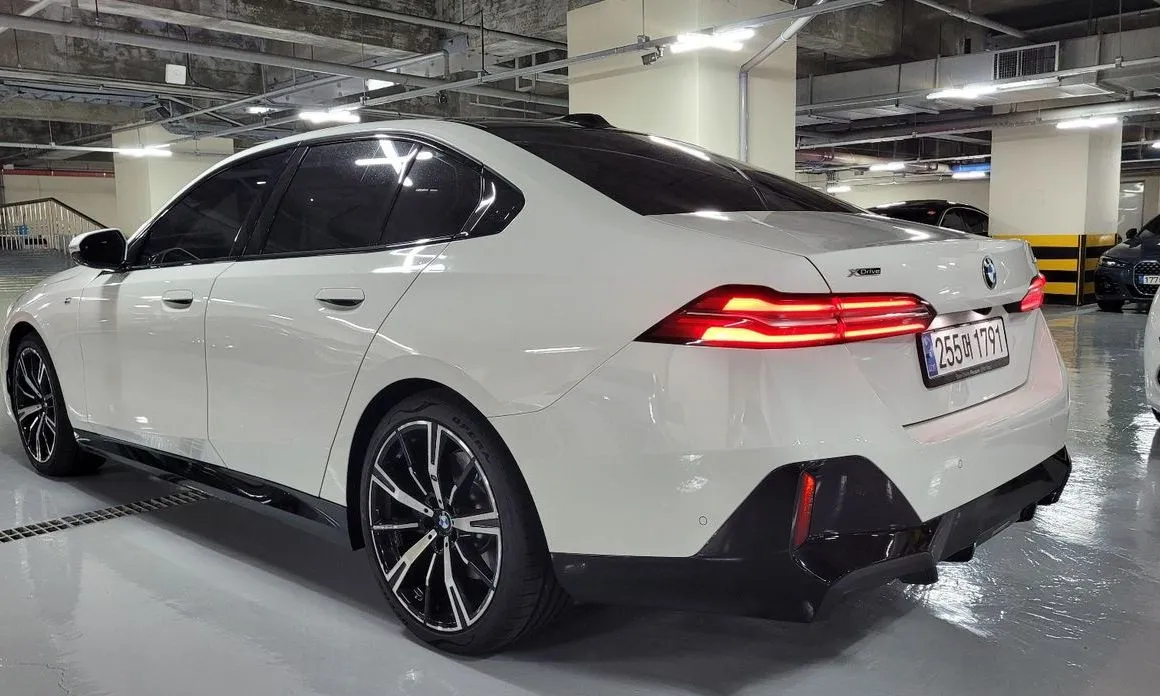 BMW 5-Series 2025 из KR, фото 7