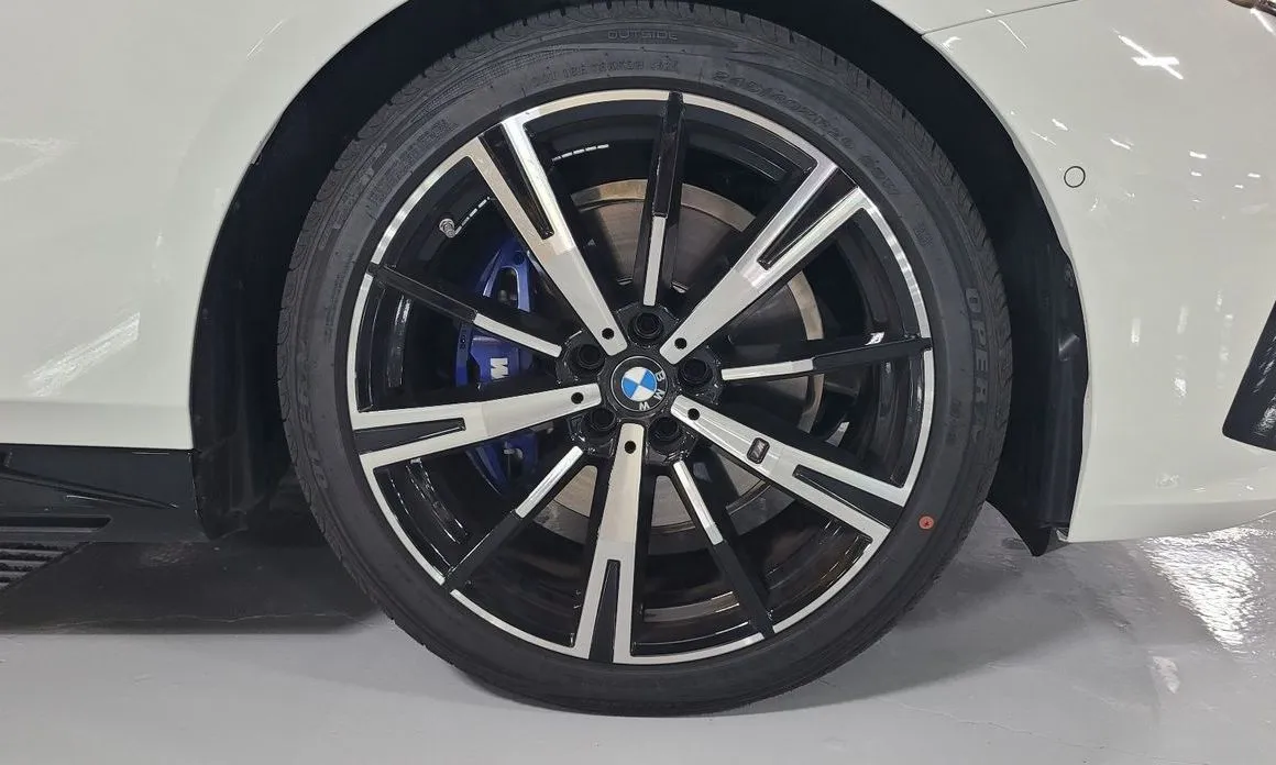 BMW 5-Series 2025 из KR, фото 5