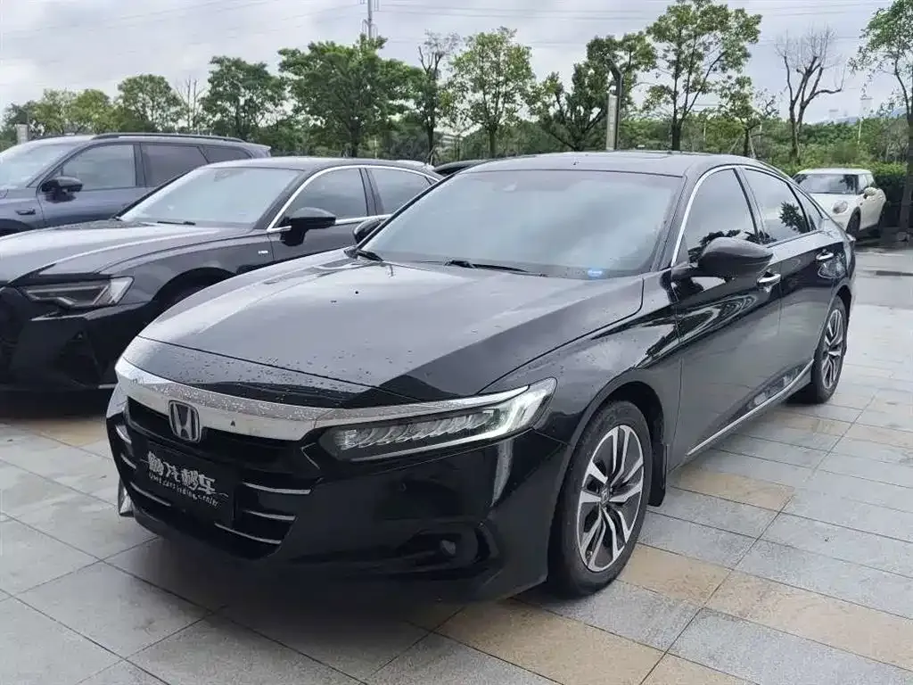 Honda Accord — фото 1