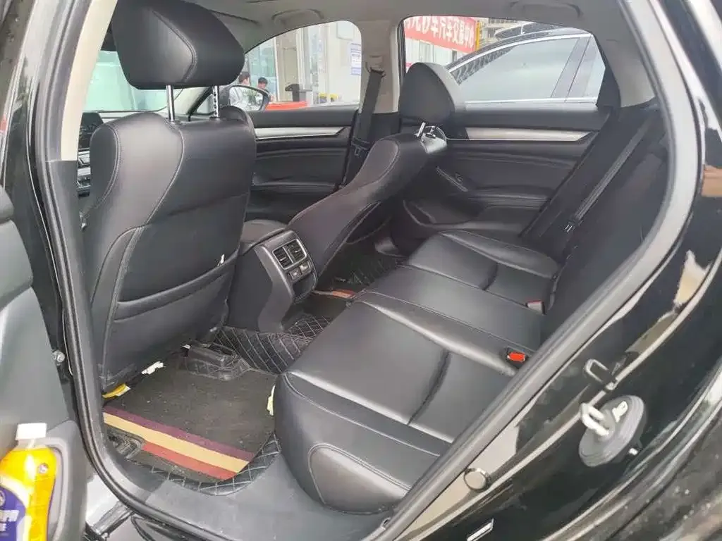 Honda Accord — фото 6