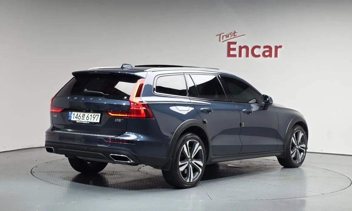 Volvo V60 2021 из KR, фото 3