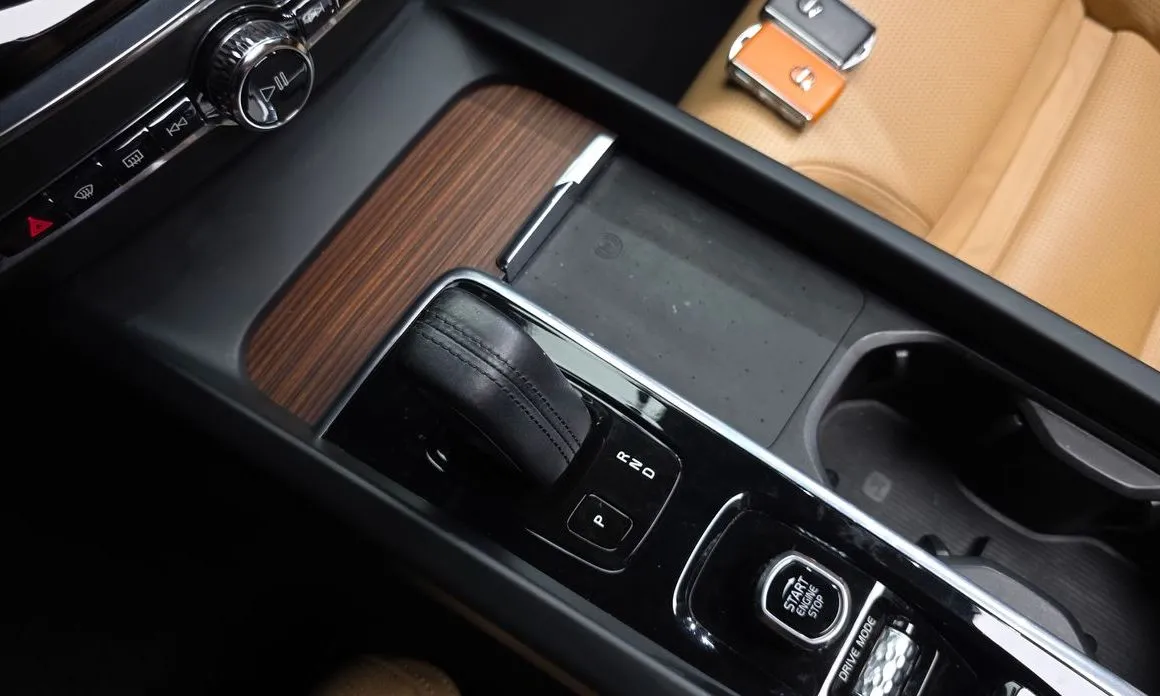 Volvo V60 2021 из KR, фото 2
