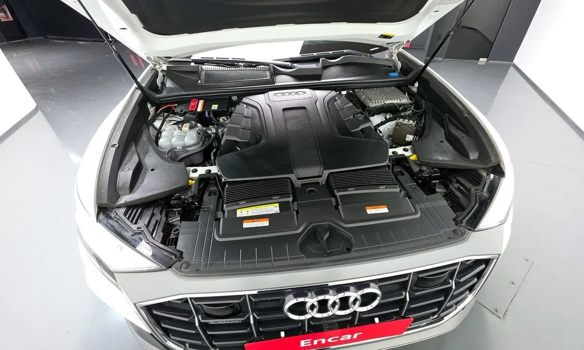 Audi Q8 2021 из KR, фото 8