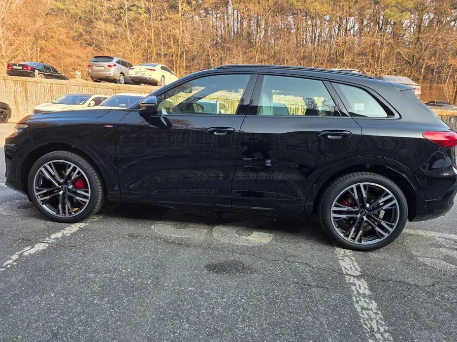 Audi Q5 2025 из KR, фото 4