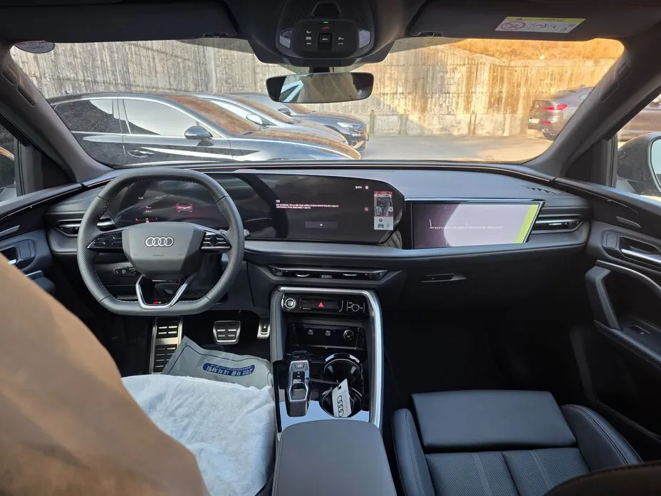 Audi Q5 2025 из KR, фото 6