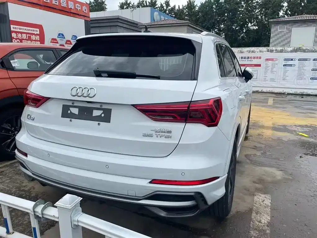 Audi Q3 — фото 9