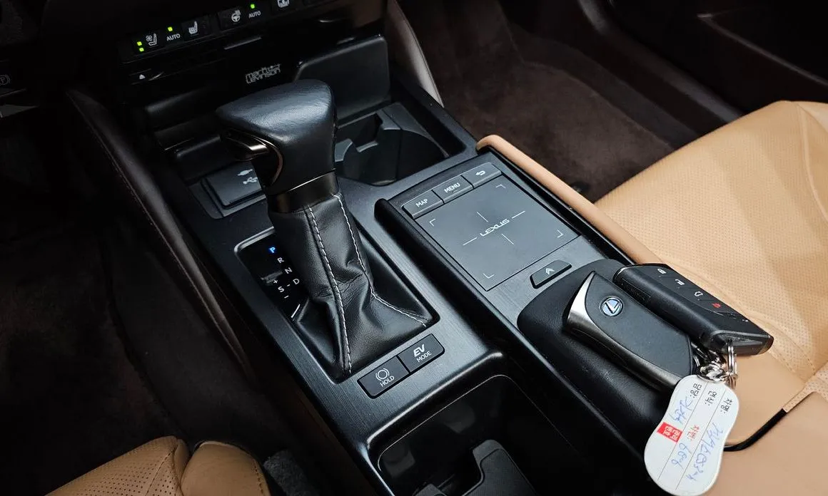 Lexus ES 2021 из KR, фото 10