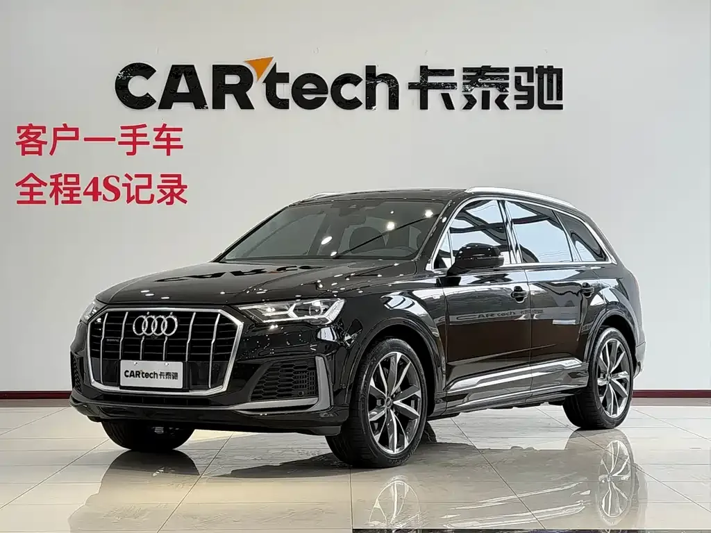 Audi Q7 — фото 1