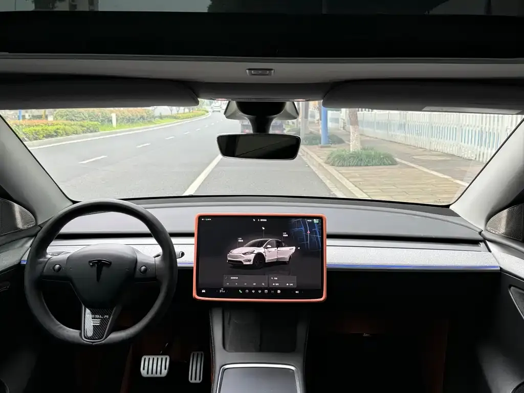 Tesla Model Y — фото 4