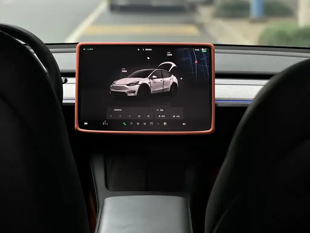 Tesla Model Y — фото 2