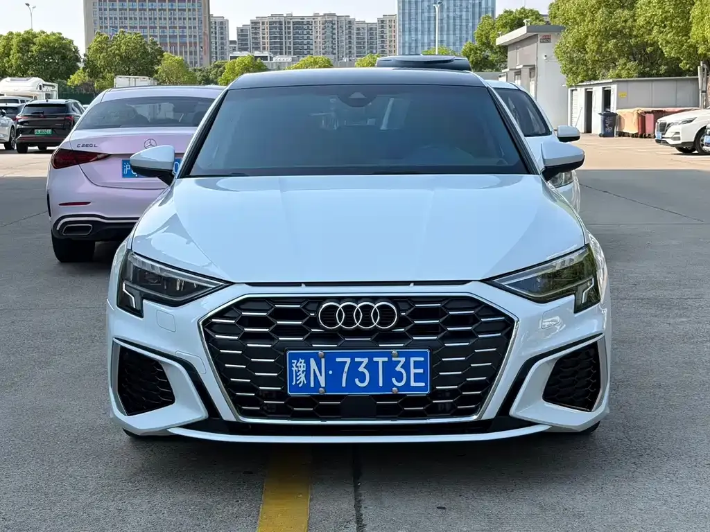 Audi A3 — фото 1